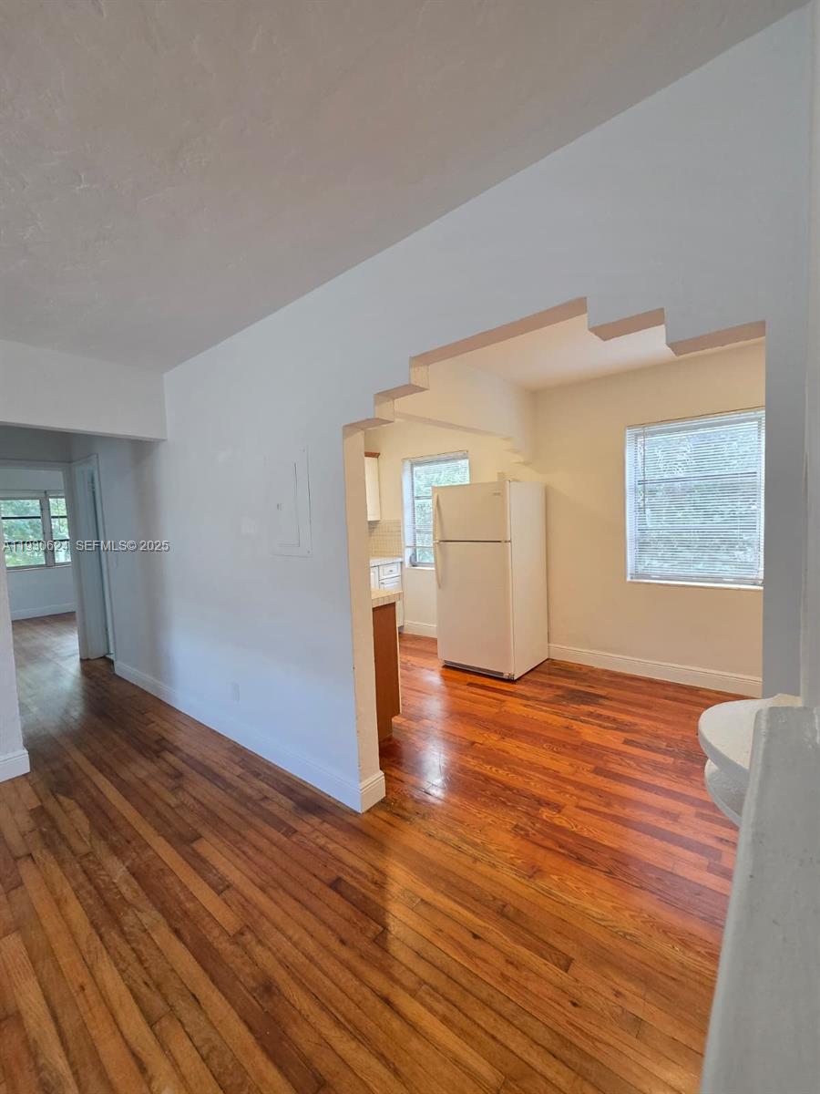 27 Phoenetia Ave # 3