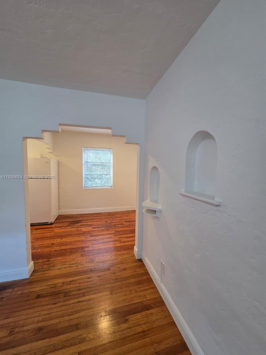 27 Phoenetia Ave # 3