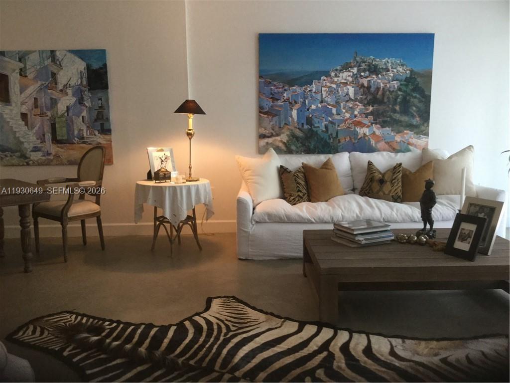 199 OCEAN LANE DR # 102