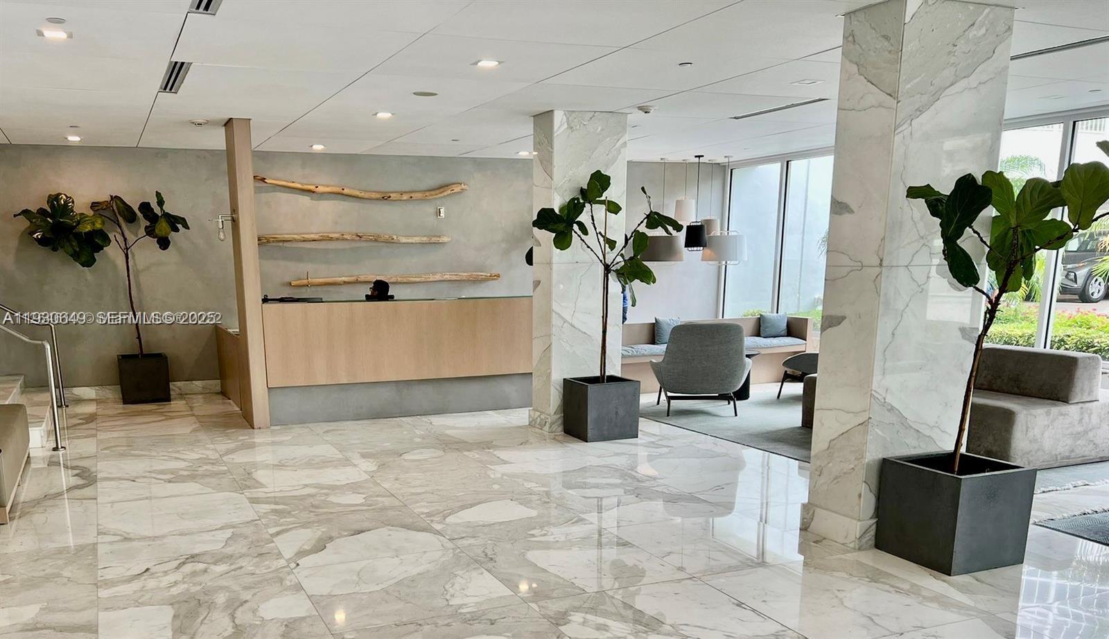 199 OCEAN LANE DR # 102