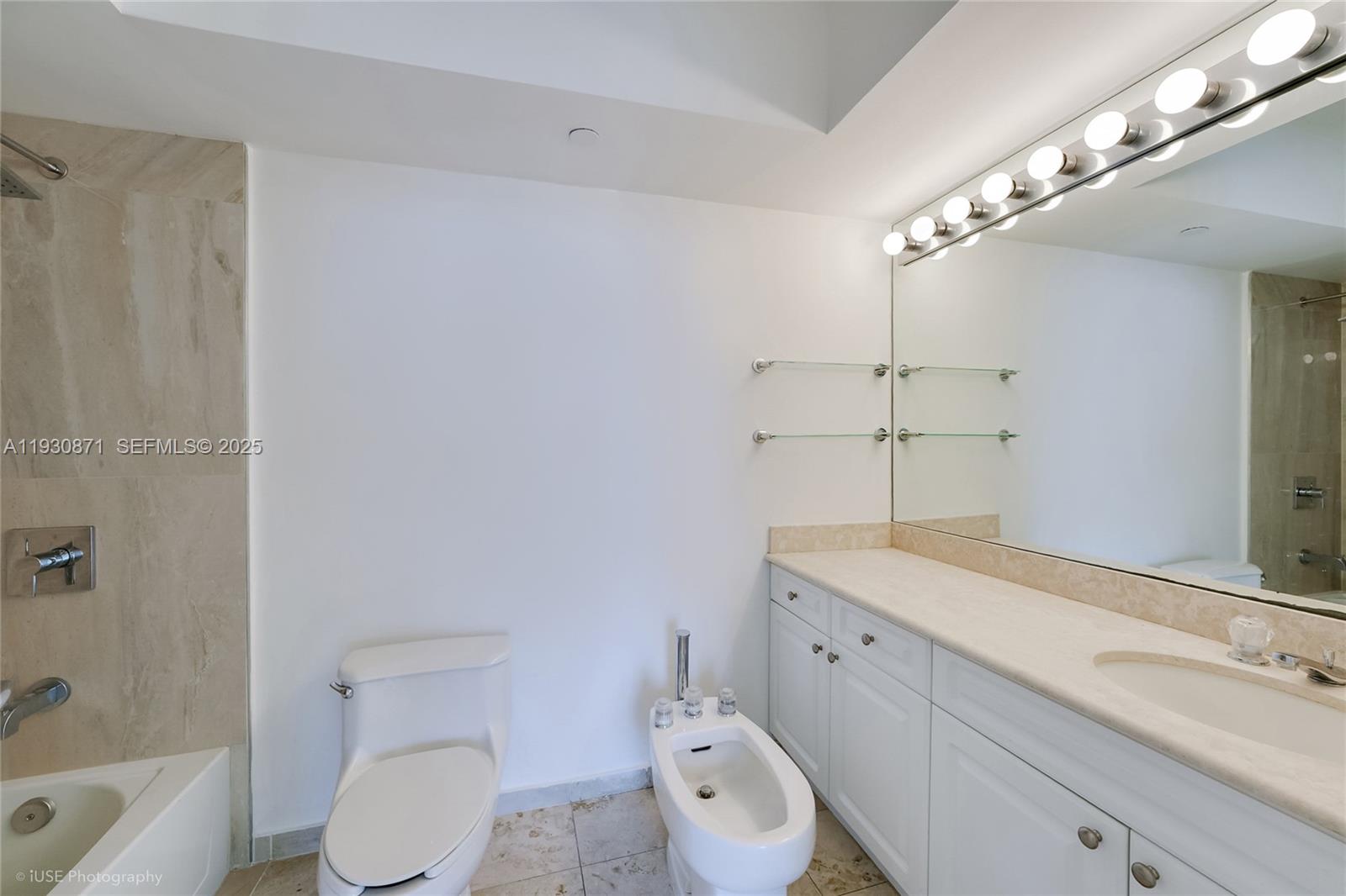 5900 Collins Ave # 904