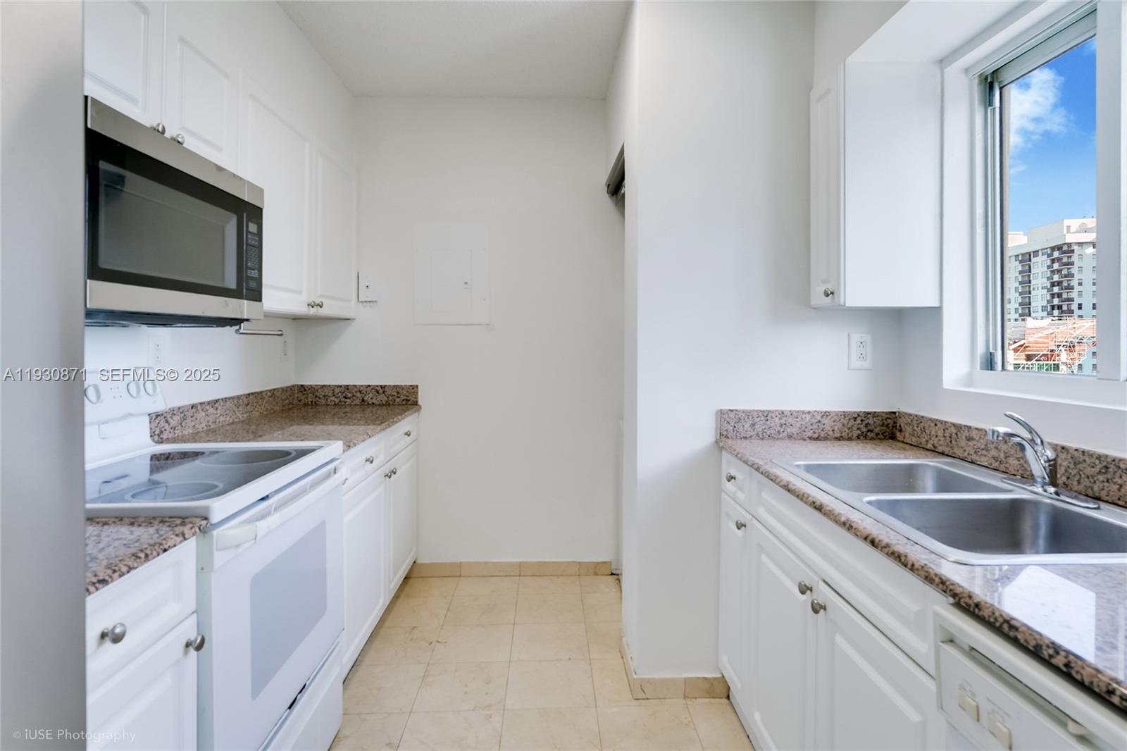 5900 Collins Ave # 904