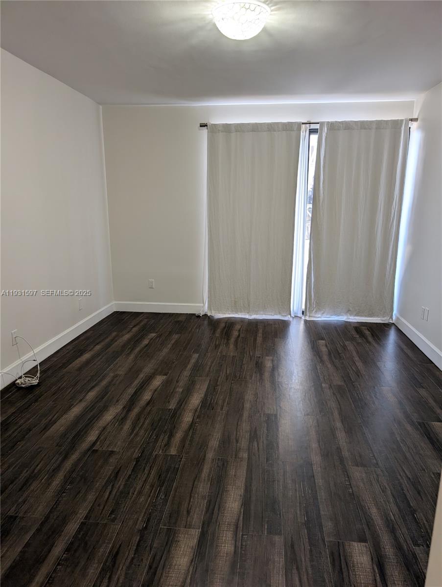 6061 Collins Ave # 4E