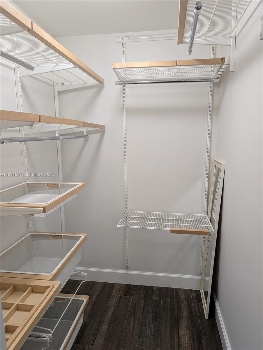 6061 Collins Ave # 4E