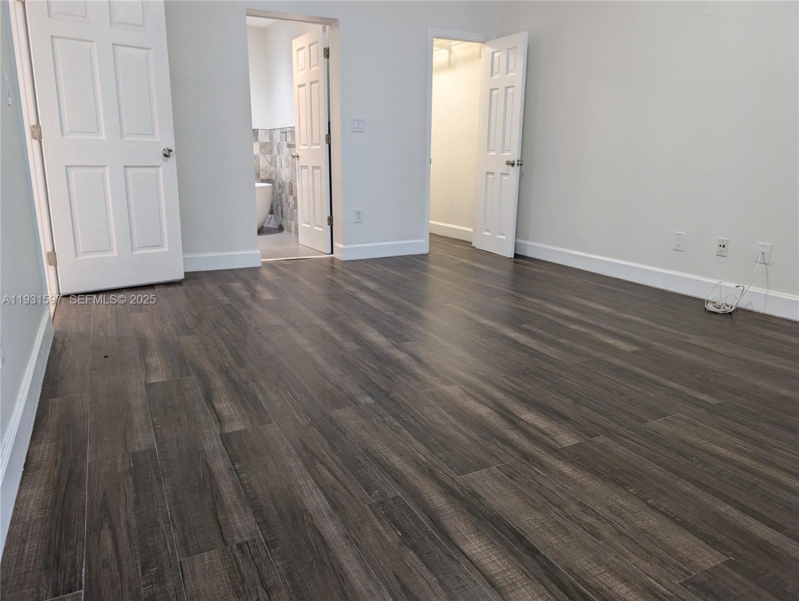 6061 Collins Ave # 4E