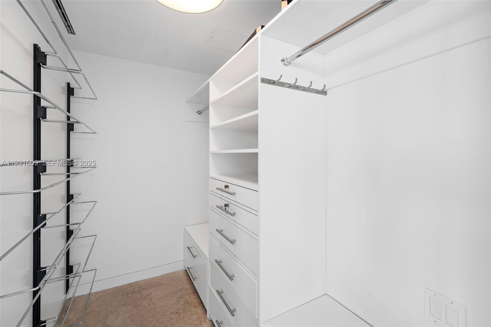 1643 Brickell Ave # 4102