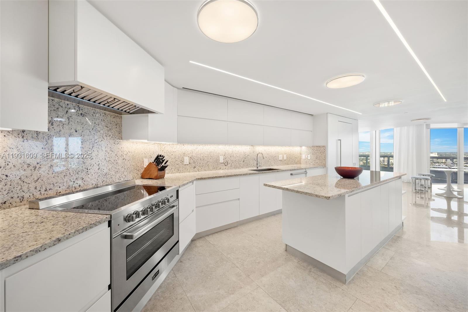 1643 Brickell Ave # 4102