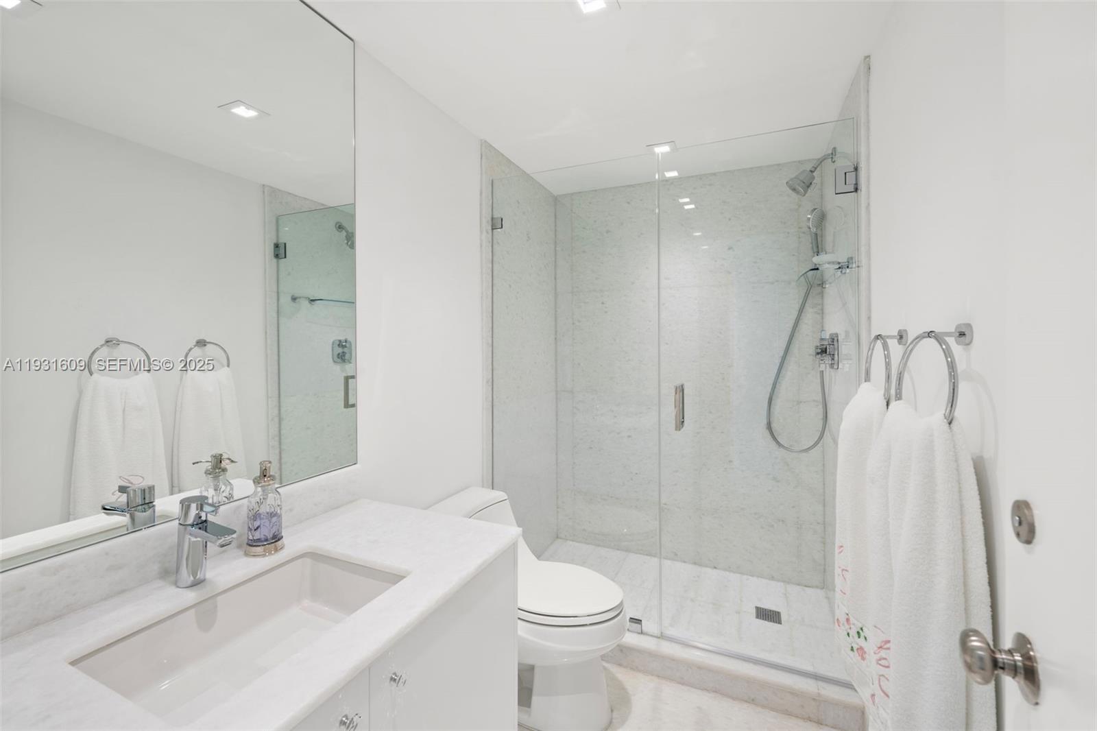 1643 Brickell Ave # 4102