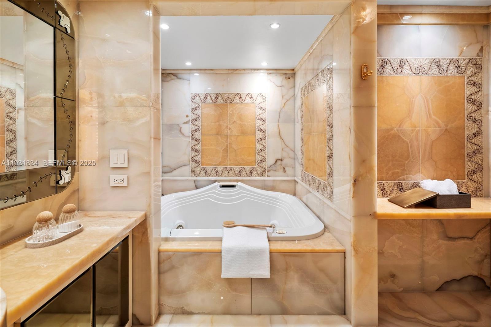 7471 Fisher Island Dr # 7471