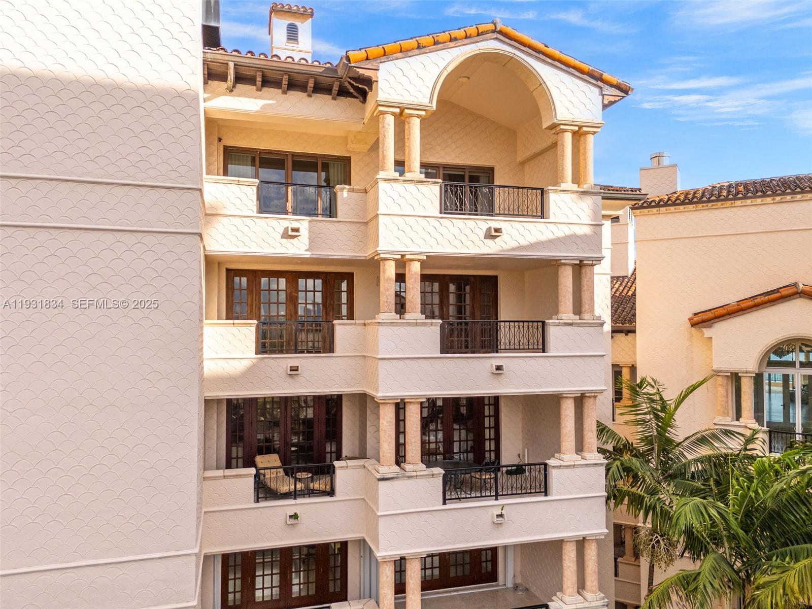 7471 Fisher Island Dr # 7471