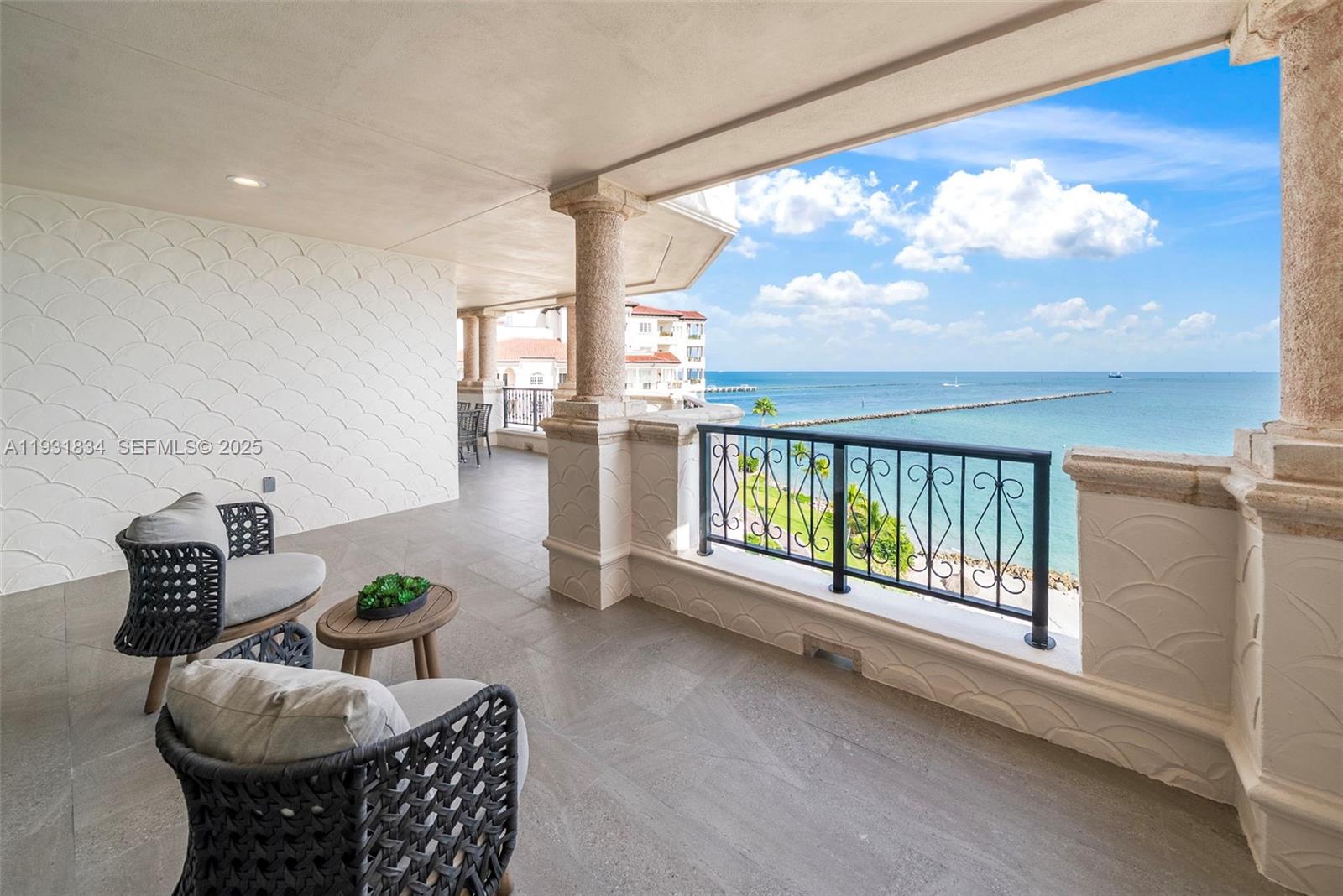 7471 Fisher Island Dr # 7471