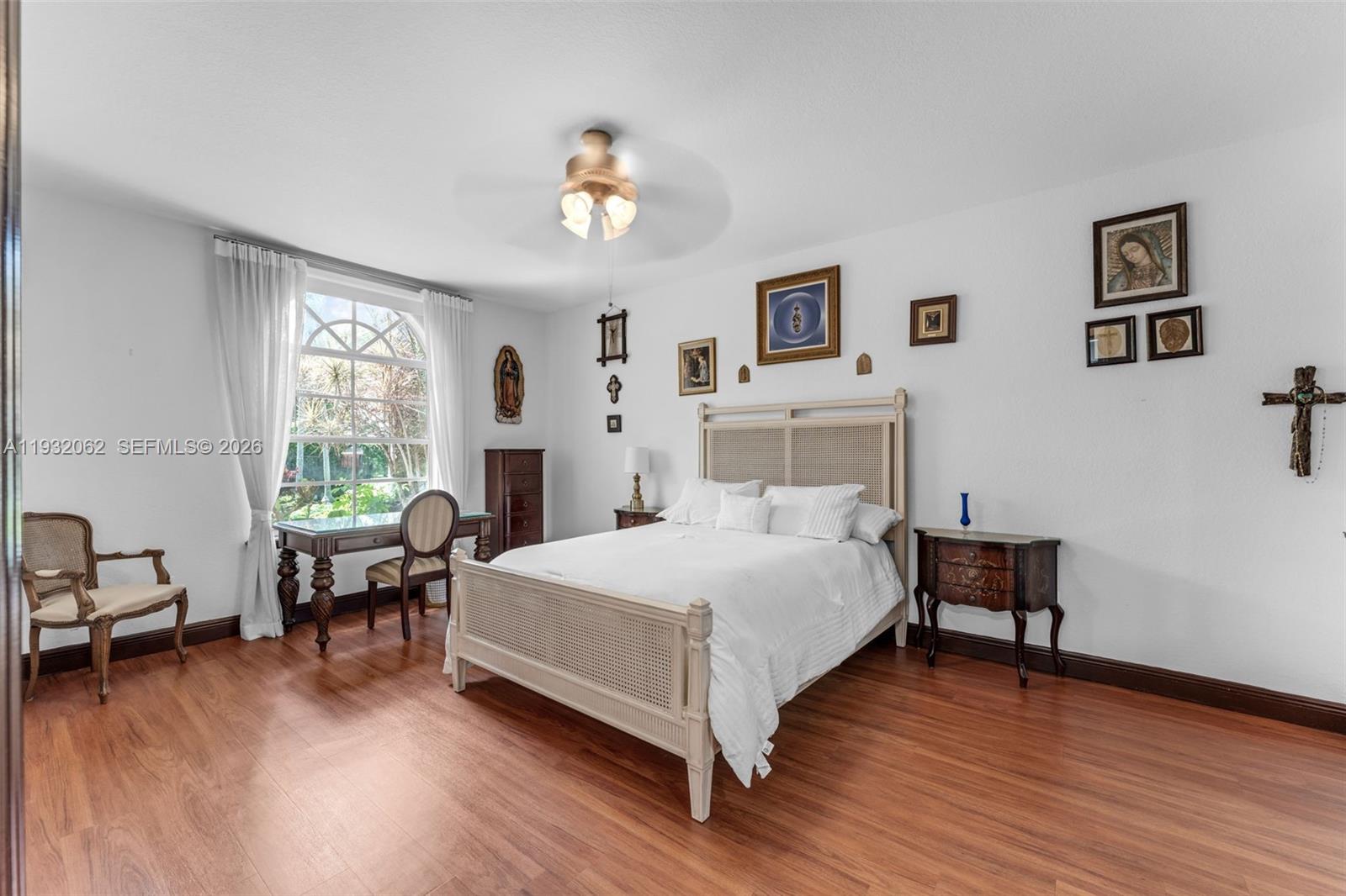 11825 S Mitchell Manor Cir