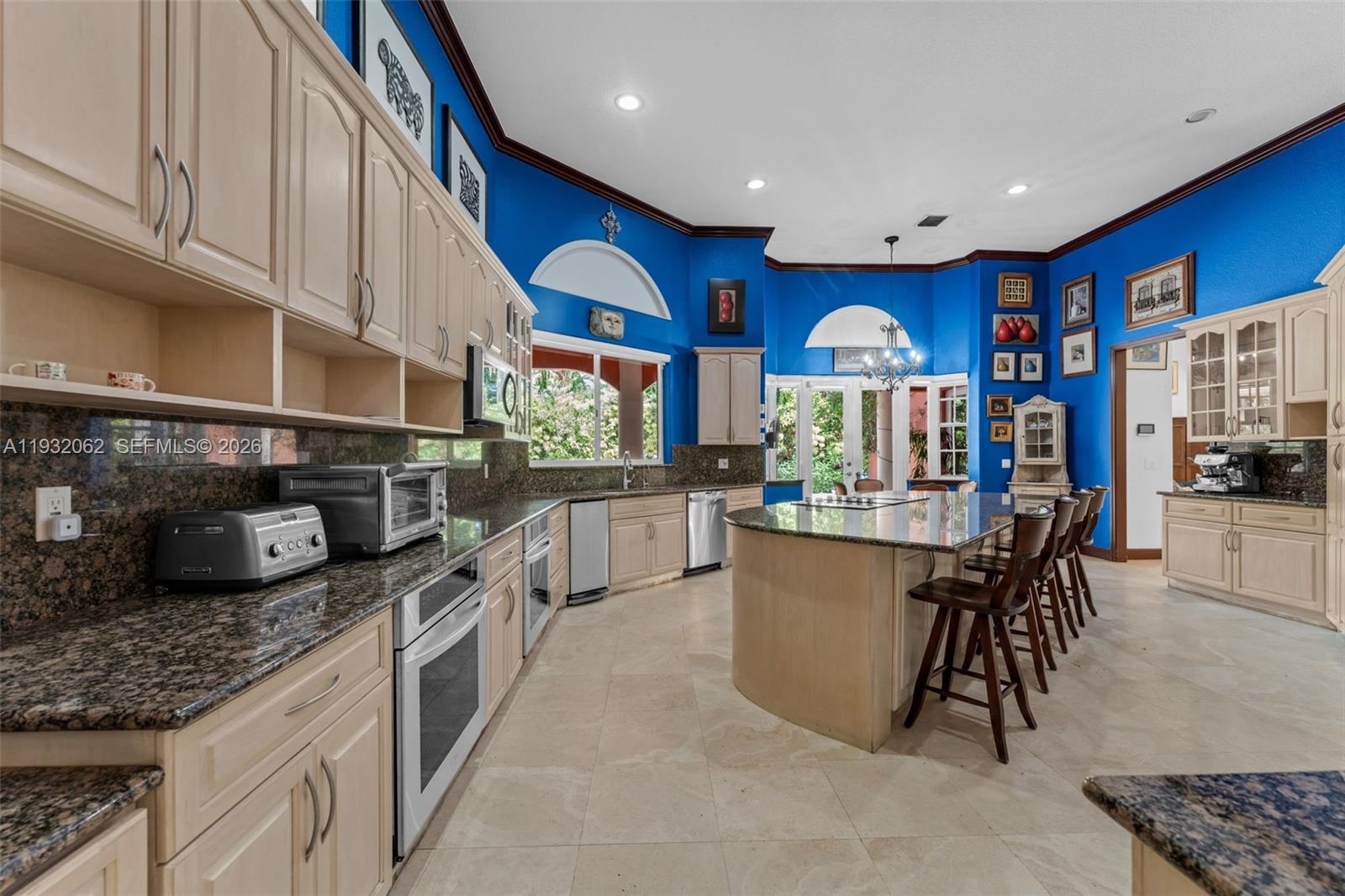 11825 S Mitchell Manor Cir