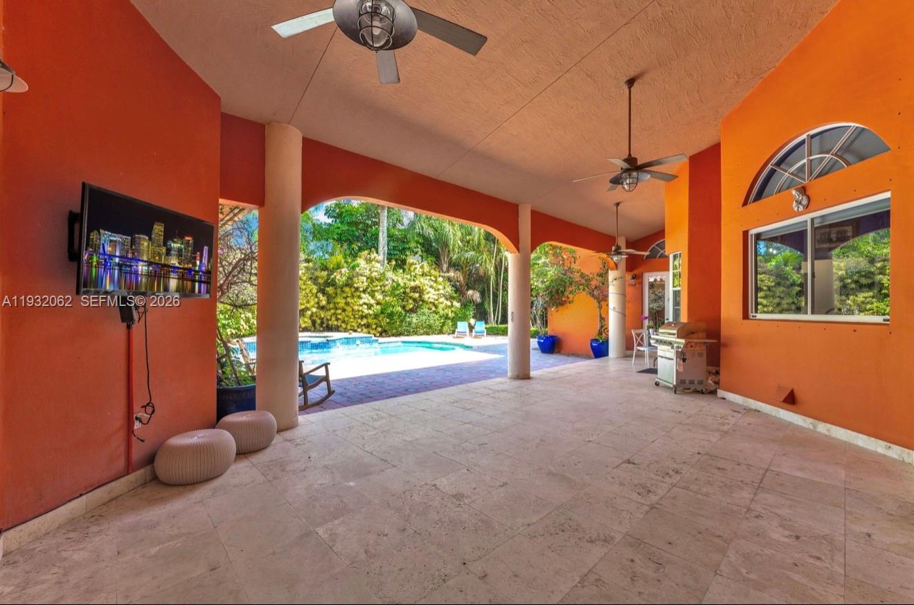 11825 S Mitchell Manor Cir