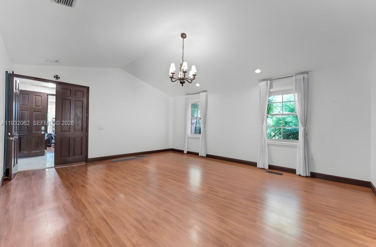 11825 S Mitchell Manor Cir