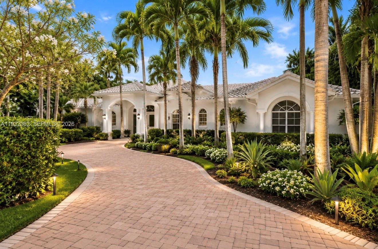 11825 S Mitchell Manor Cir