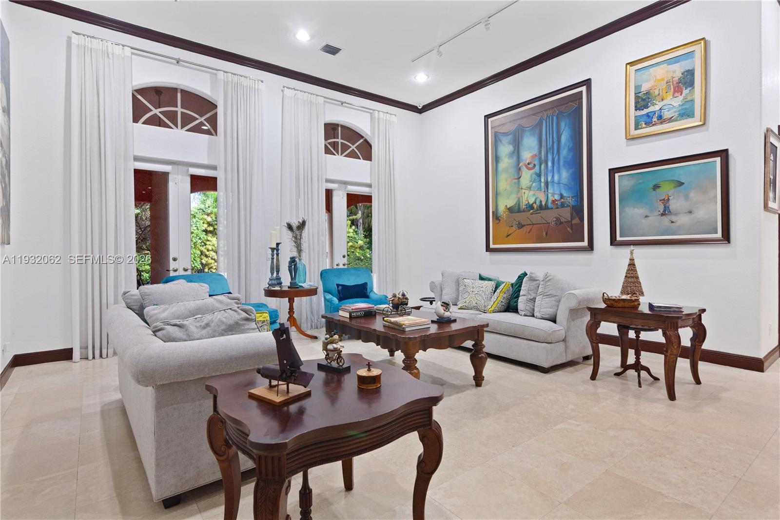 11825 S Mitchell Manor Cir