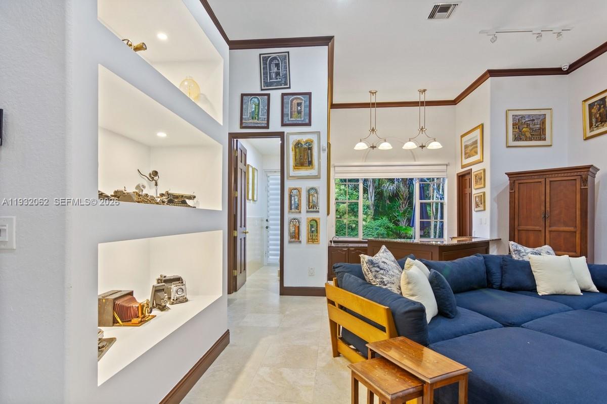 11825 S Mitchell Manor Cir