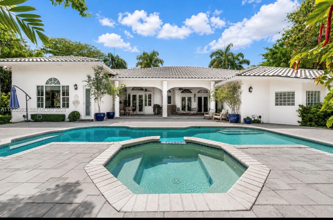 11825 S Mitchell Manor Cir
