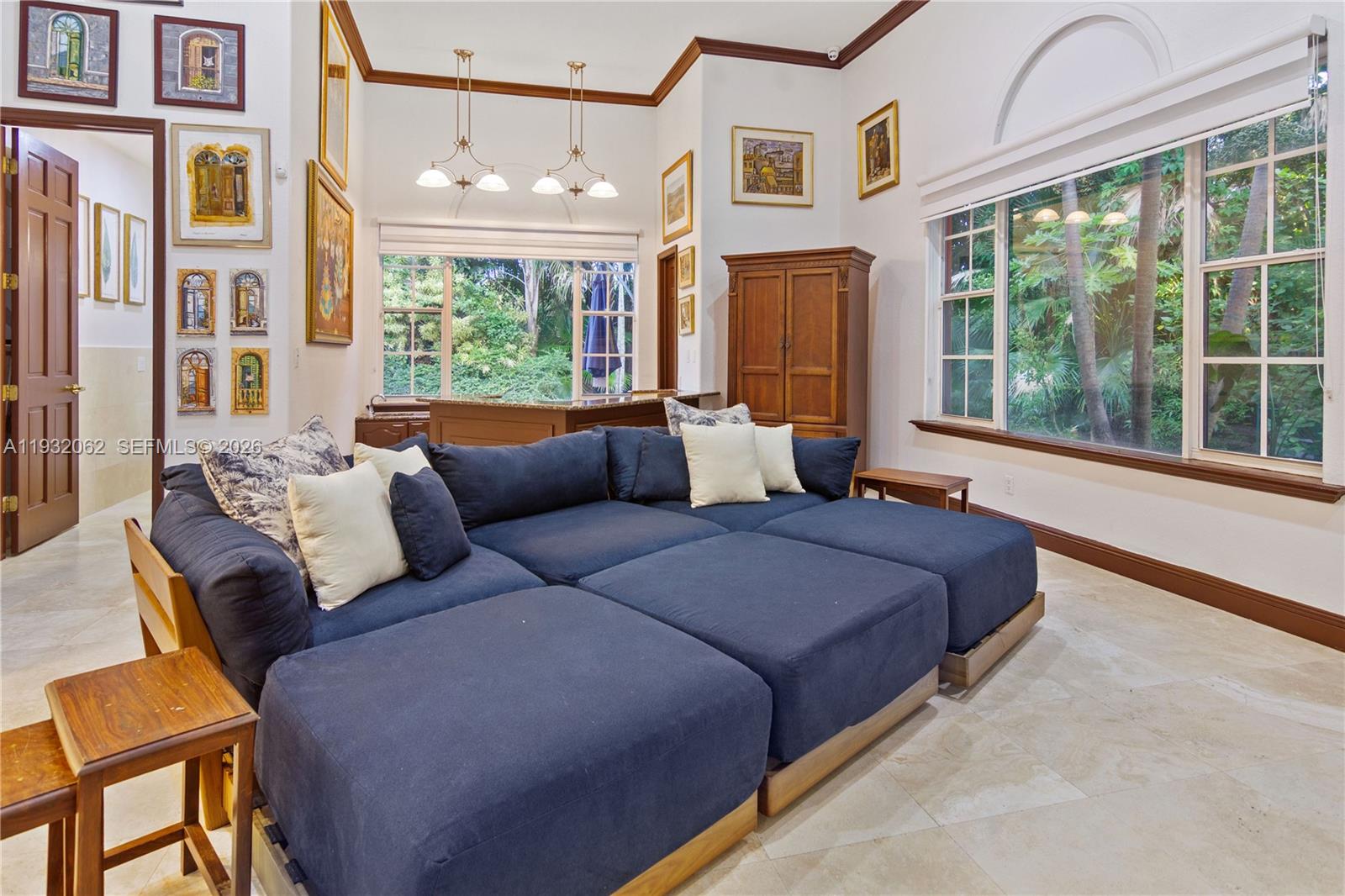 11825 S Mitchell Manor Cir