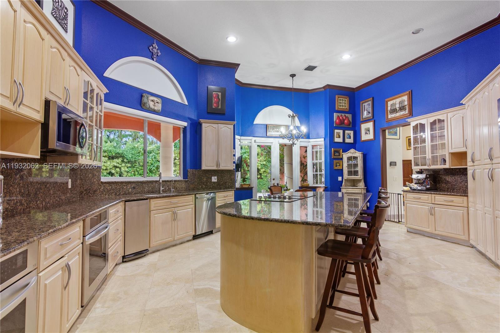 11825 S Mitchell Manor Cir