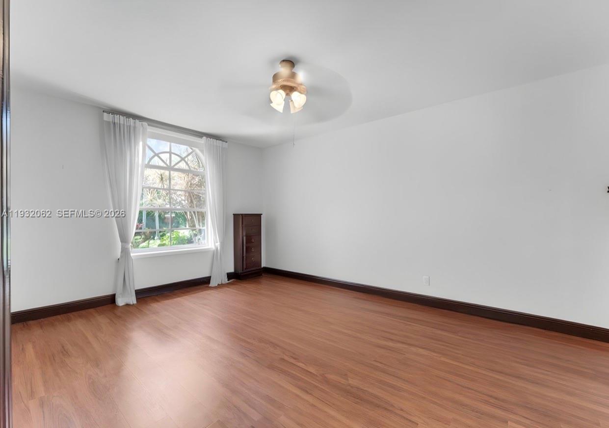11825 S Mitchell Manor Cir