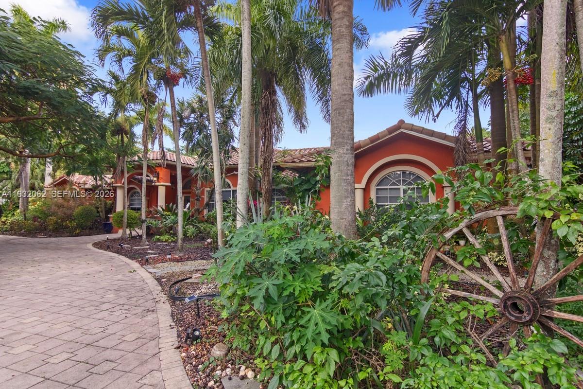 11825 S Mitchell Manor Cir