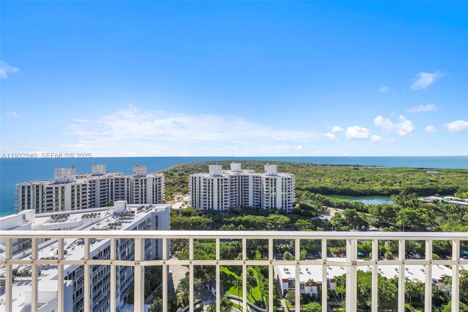 881 Ocean Dr # 20A