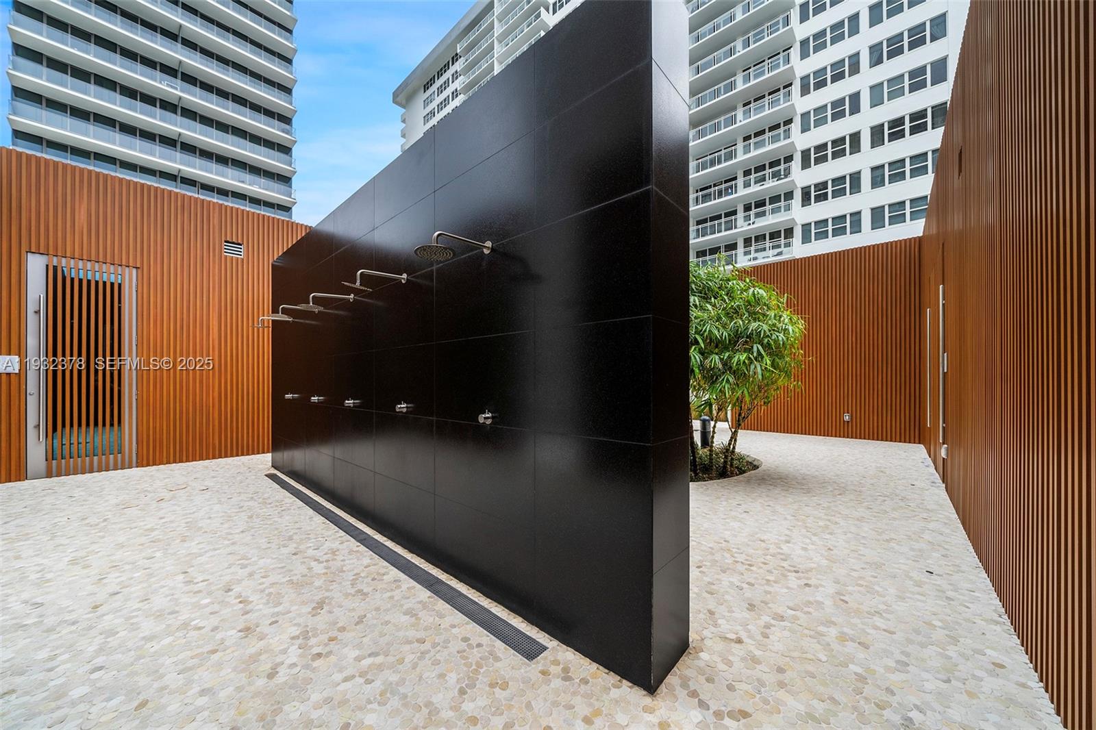 2000 S Ocean Dr # 18B