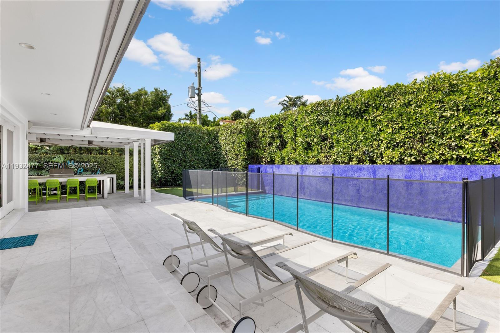 6420 Pinetree Drive Cir