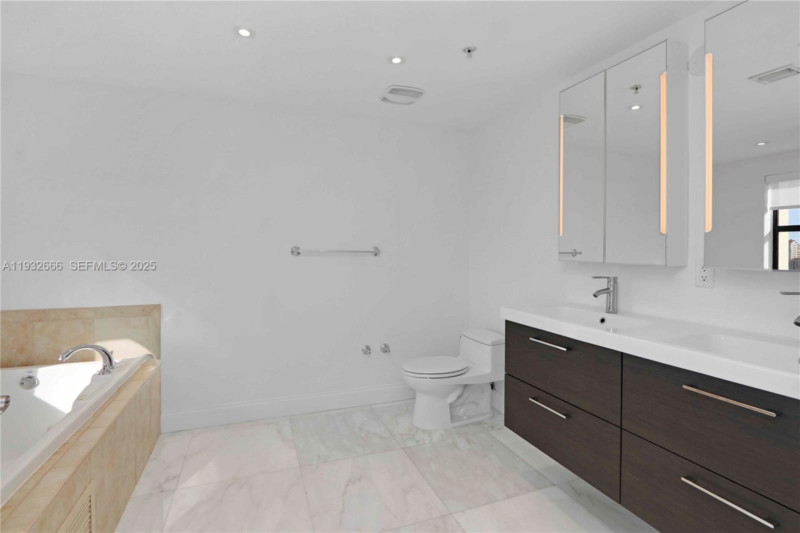 888 S Douglas Rd # 1203