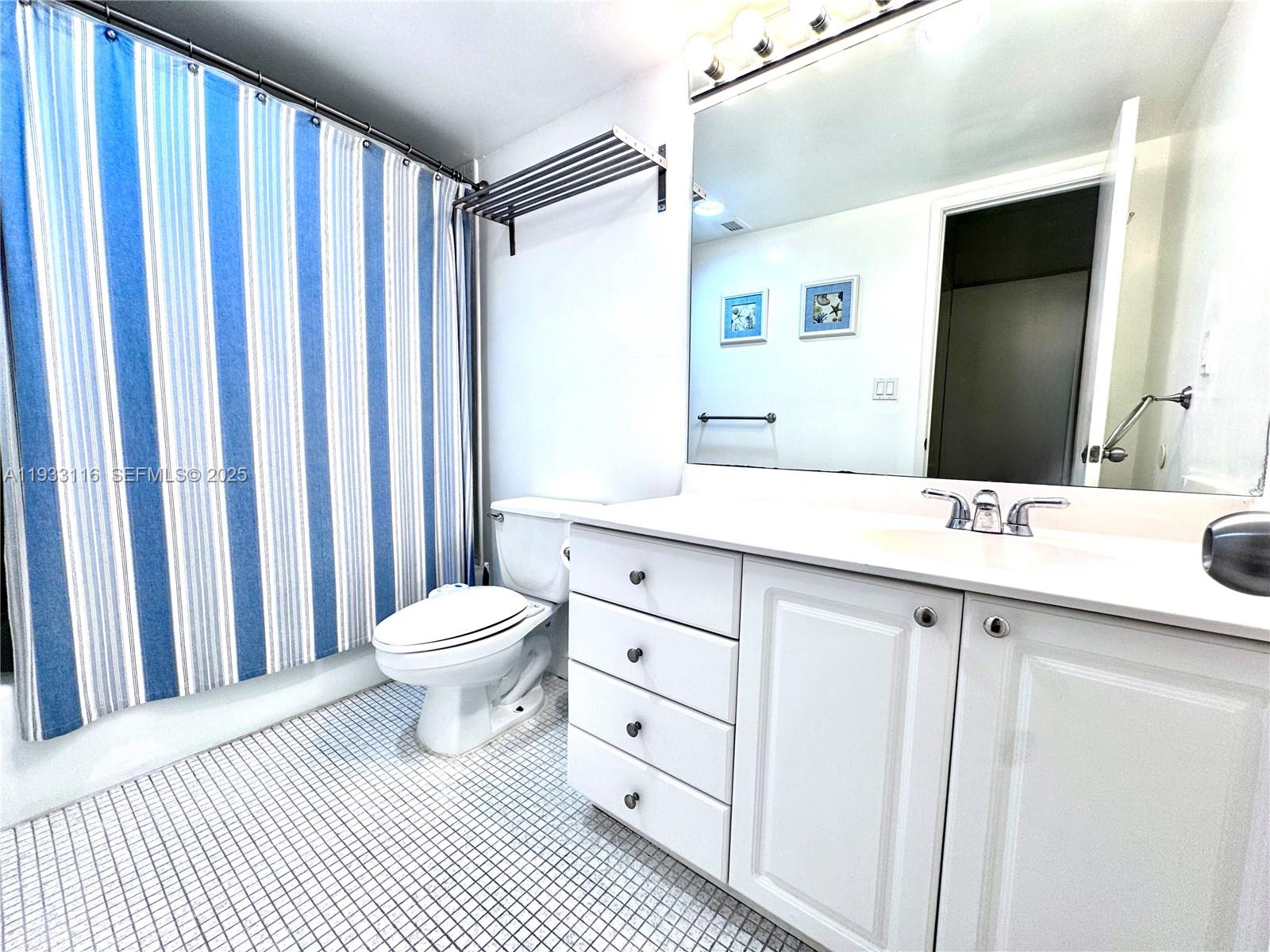 19390 Collins Ave # 422