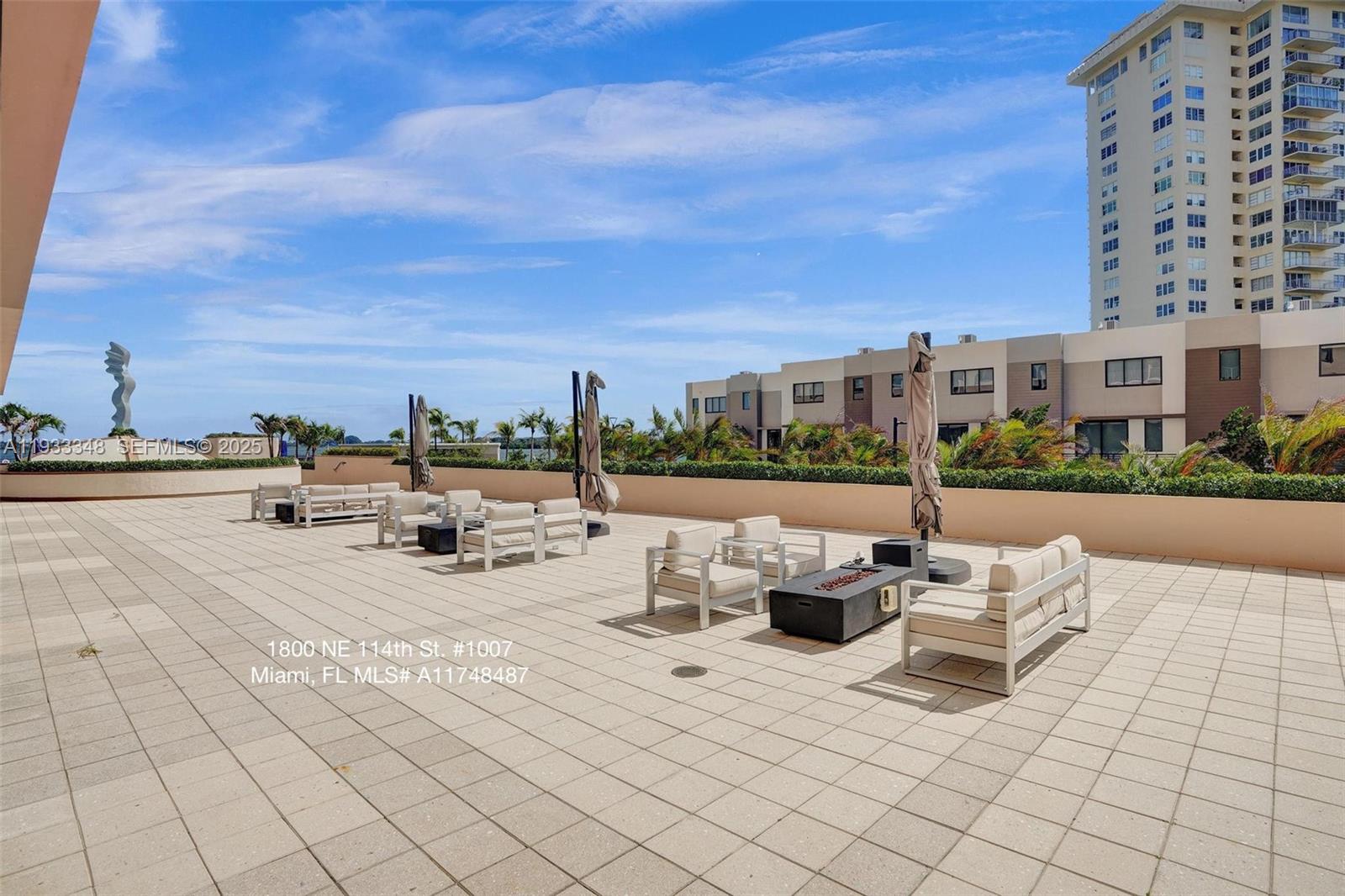 1800 NE 114th St # 1007