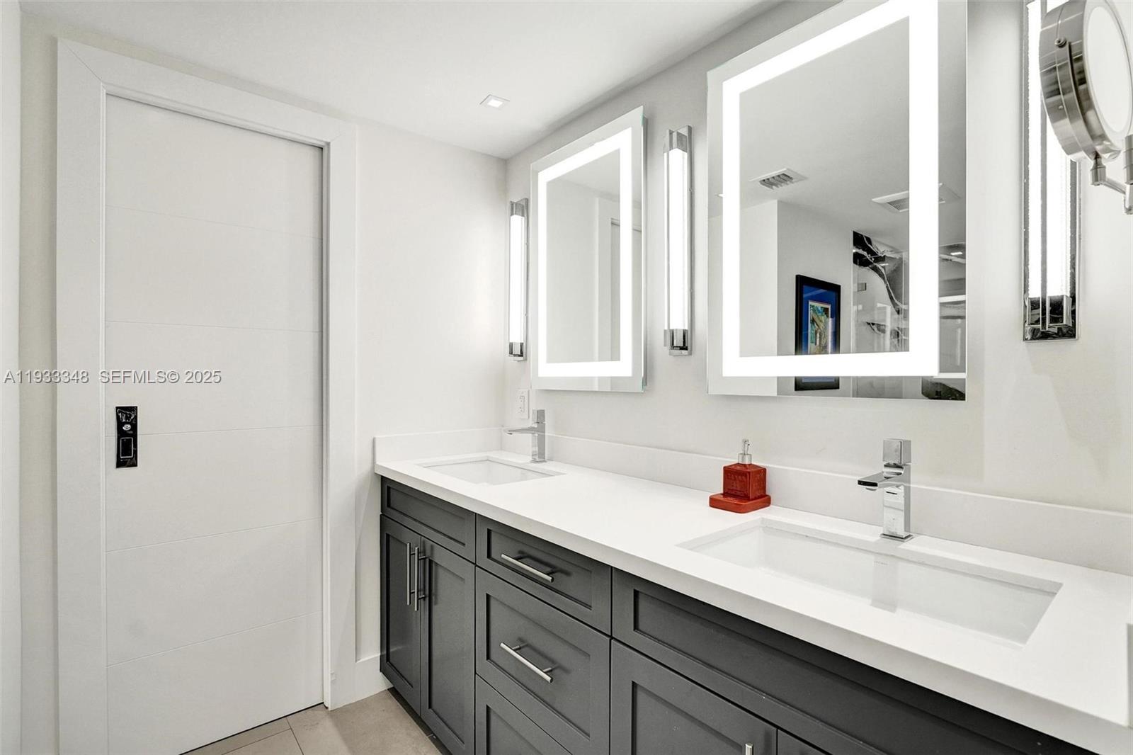 1800 NE 114th St # 1007