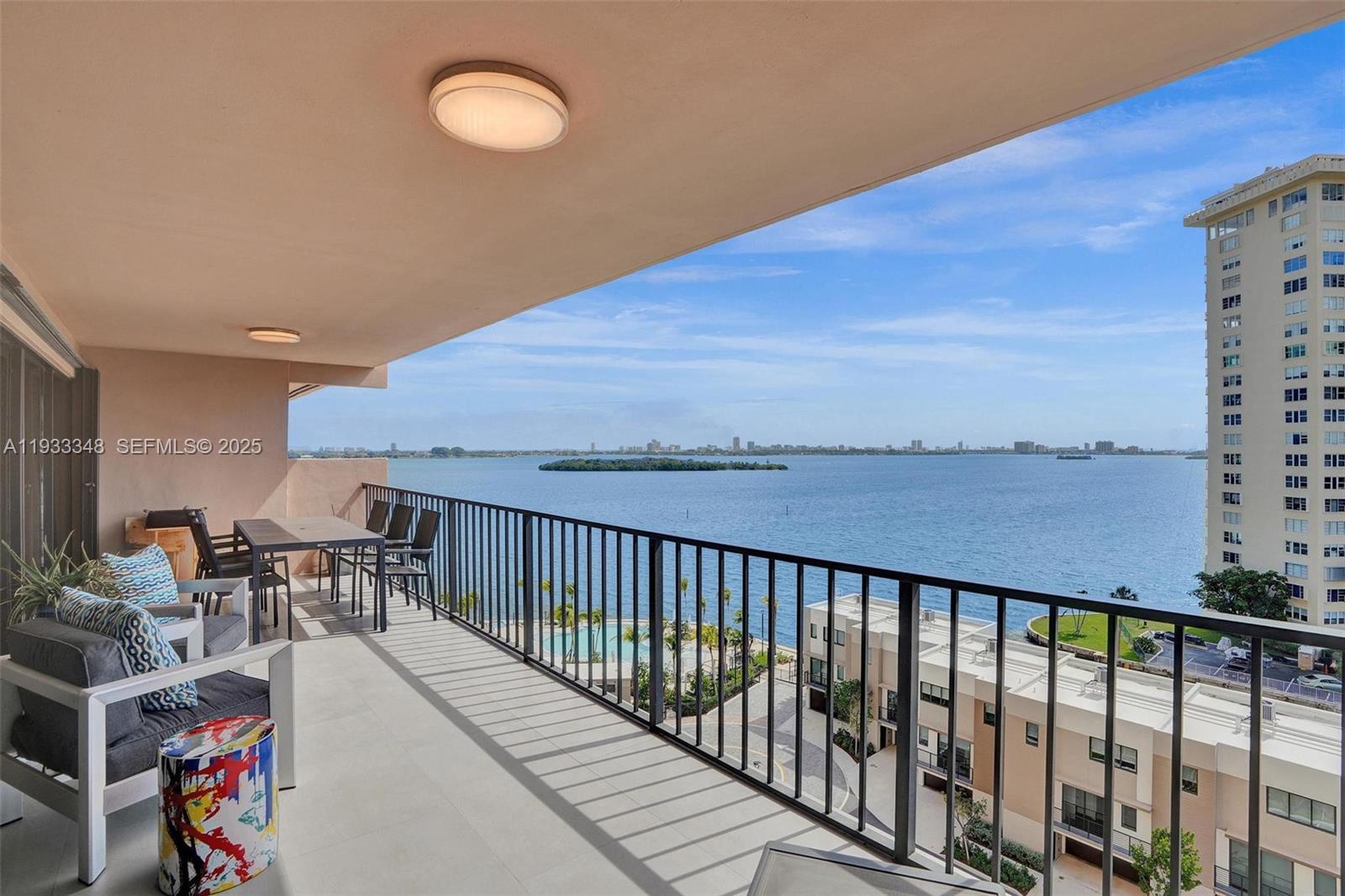 1800 NE 114th St # 1007