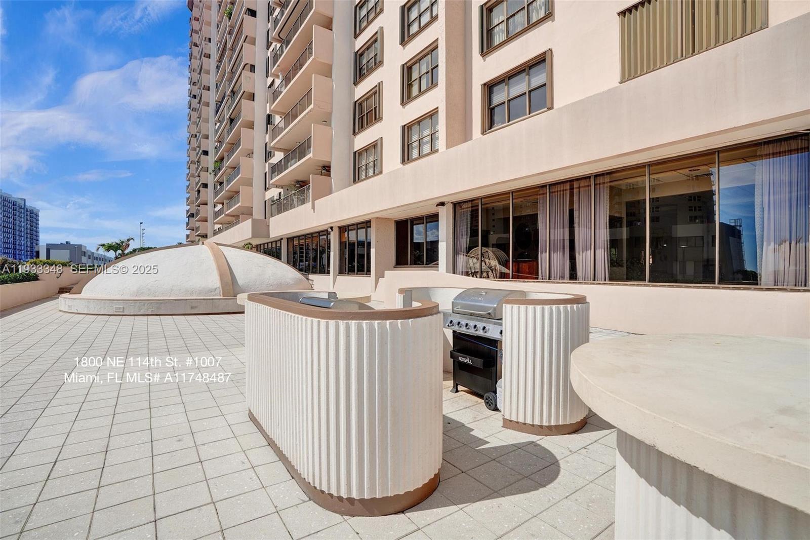 1800 NE 114th St # 1007