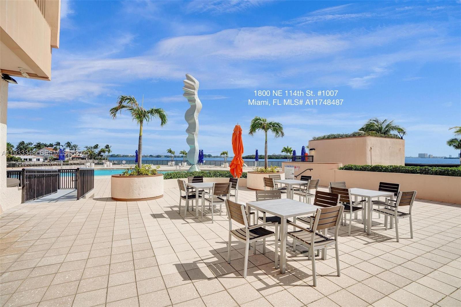 1800 NE 114th St # 1007