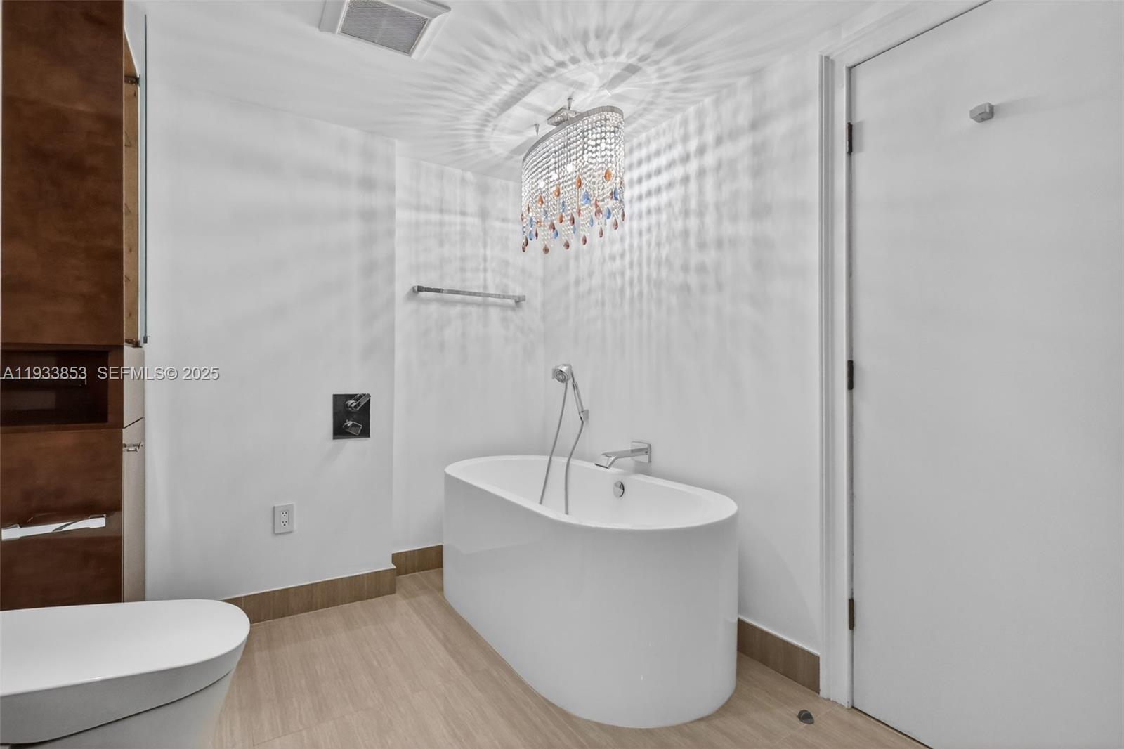 4000 Island Blvd # 1507