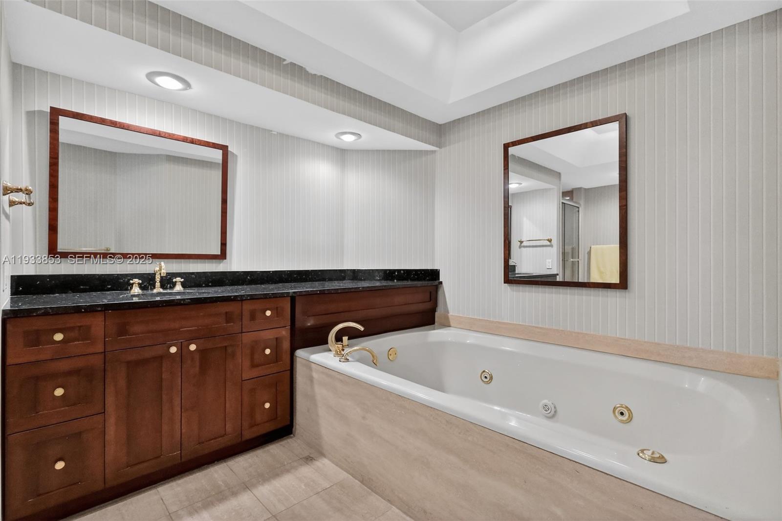 4000 Island Blvd # 1507