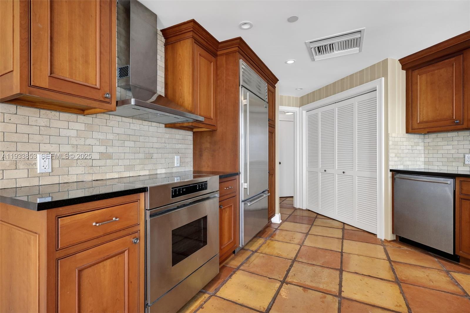 4000 Island Blvd # 1507