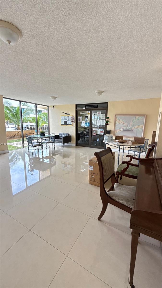 2935 NE 163rd St # 3P