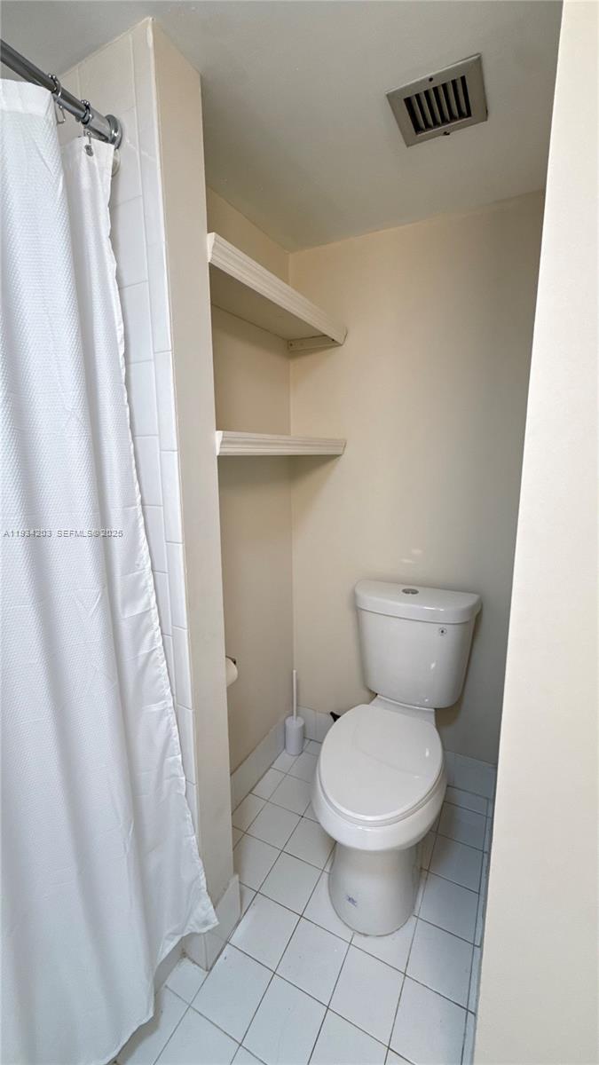 2935 NE 163rd St # 3P