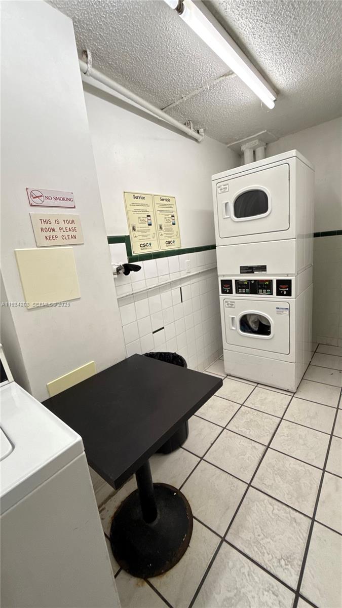 2935 NE 163rd St # 3P