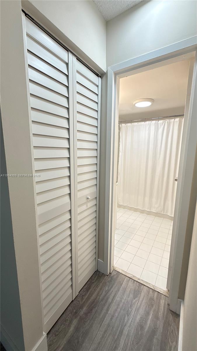 2935 NE 163rd St # 3P