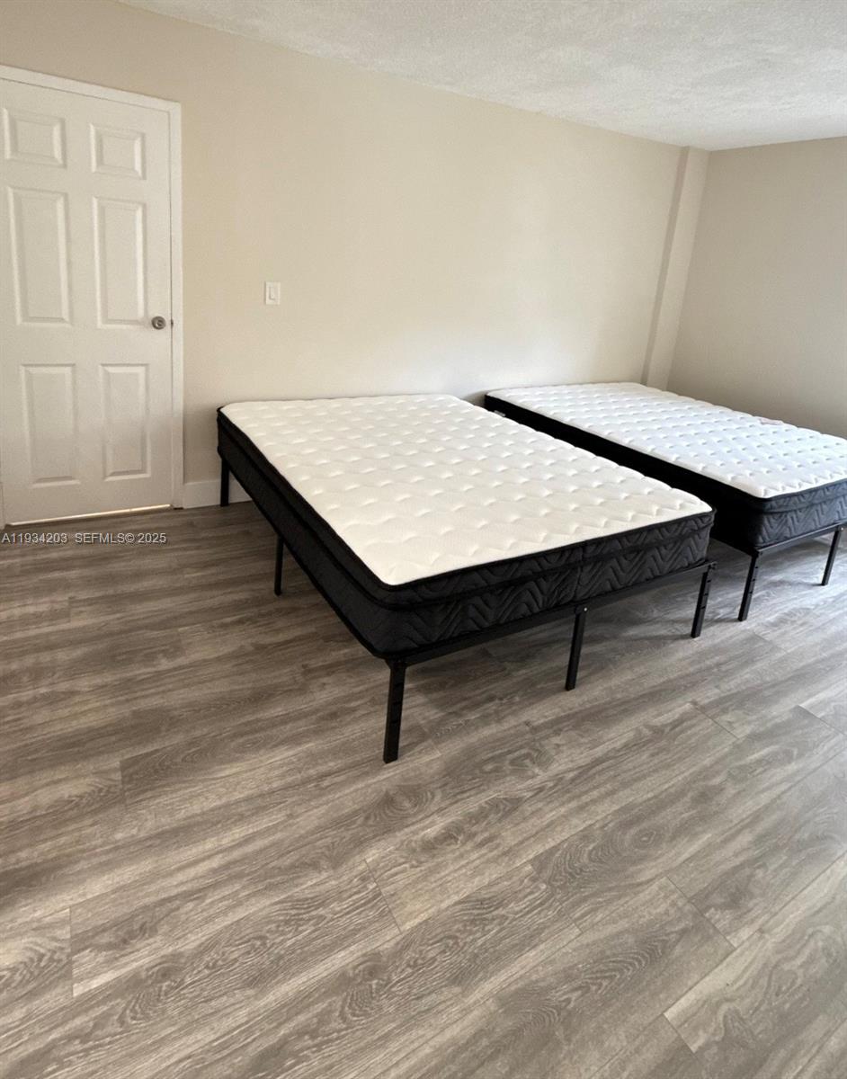 2935 NE 163rd St # 3P