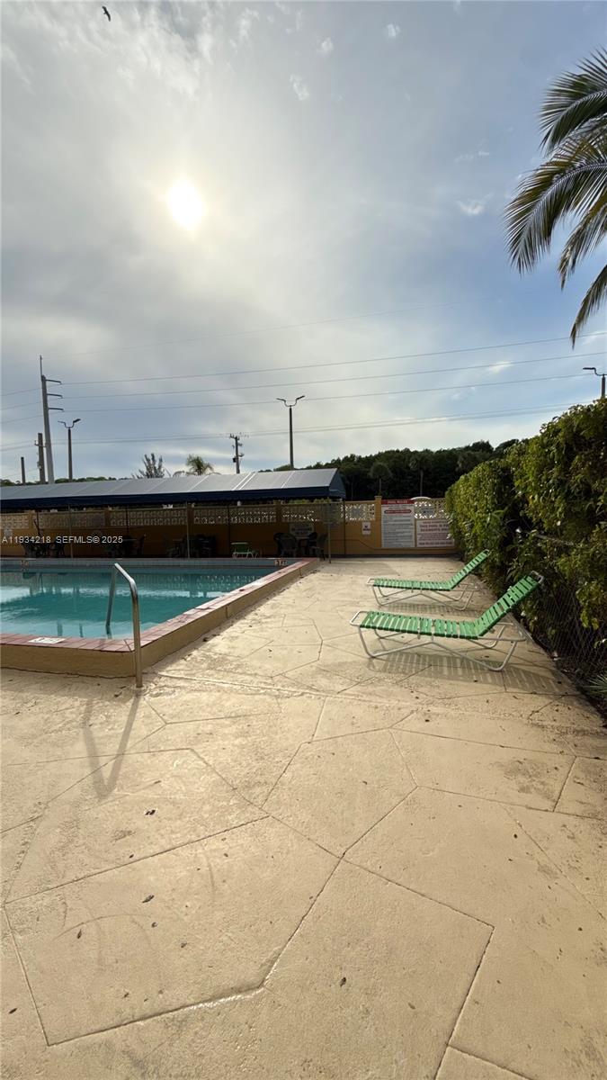 2935 NE 163rd St # 3P