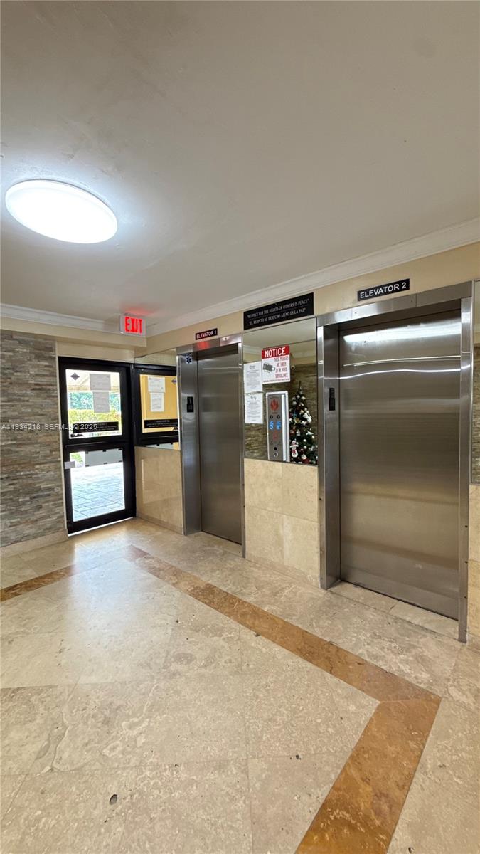 2935 NE 163rd St # 3P