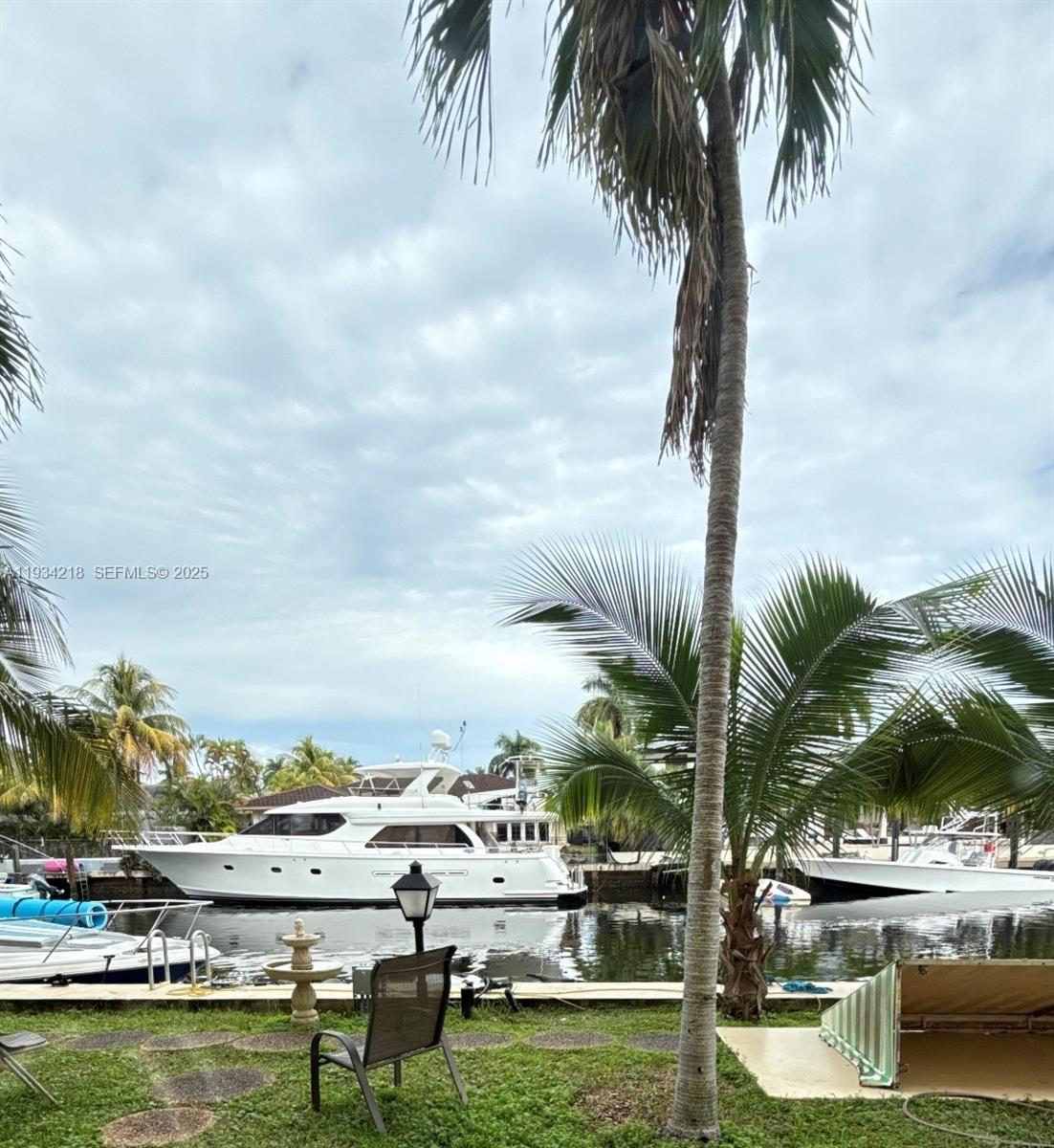 2935 NE 163rd St # 3P