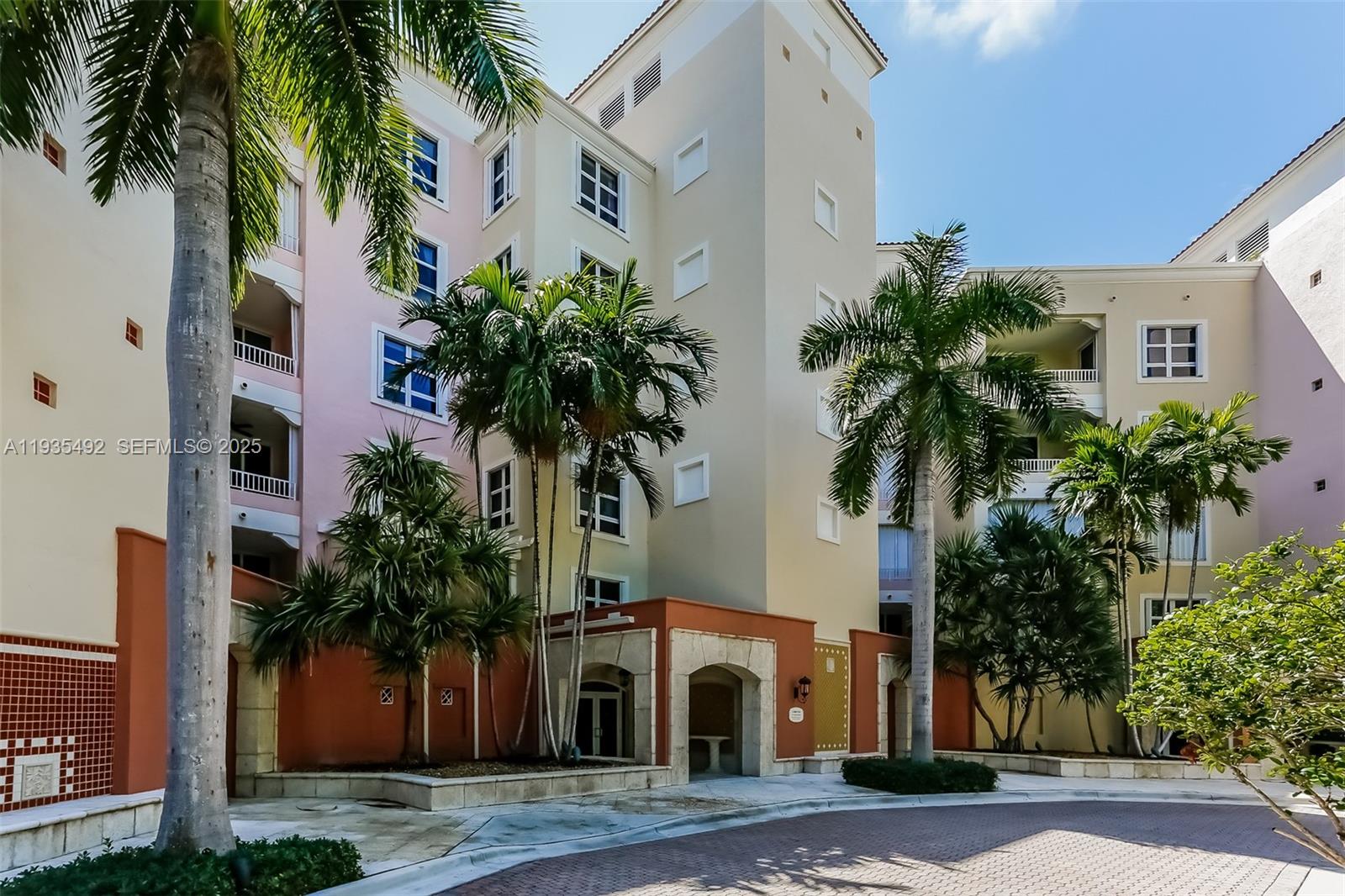 747 Crandon Blvd # 410