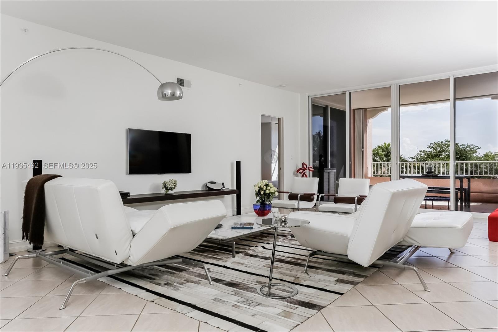 747 Crandon Blvd # 410